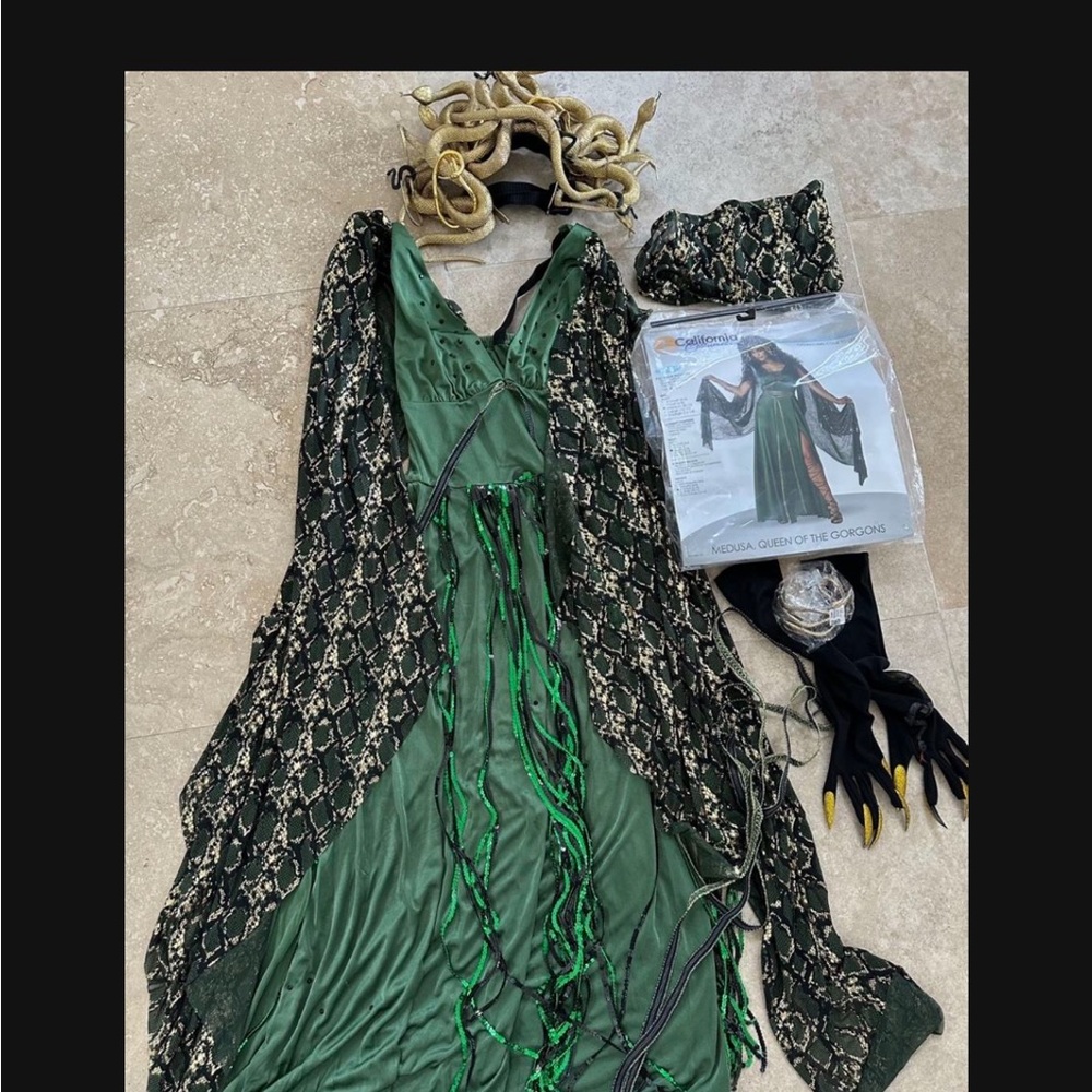 Halloween Women Costume *** Medusa + More - Picture 2 of 5